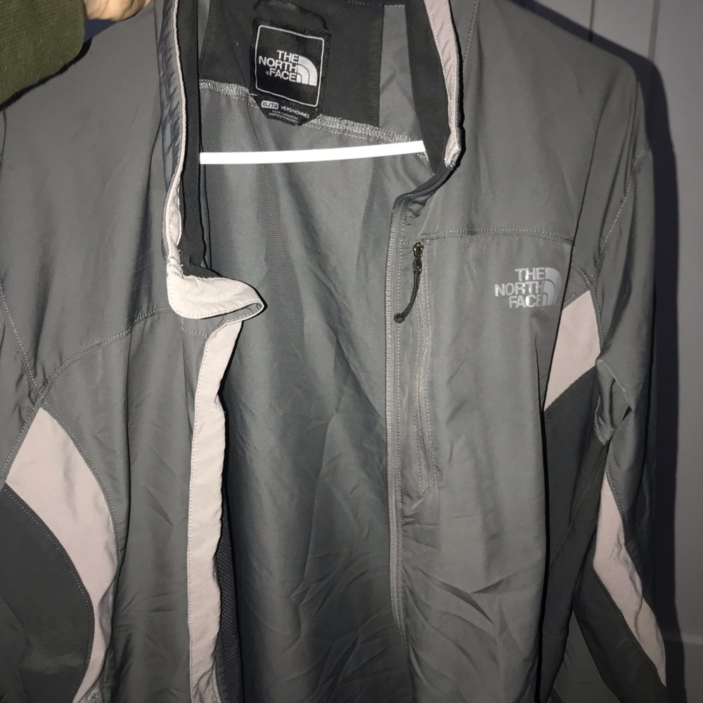 Men’s Extra Large wind breaker